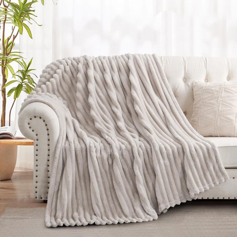 Cozy Blankets & Throws